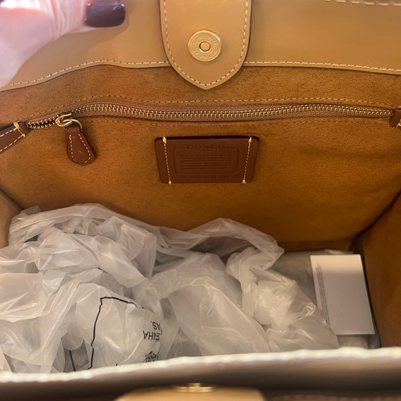 NWT Coach Quilted Large Field Tote - Picture 16 of 16